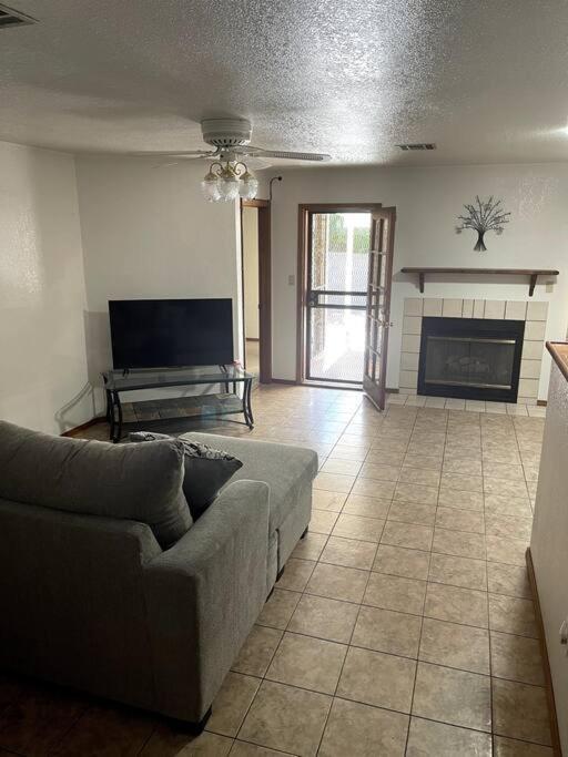 Townhouse, Two Car Garage, Fireplace Back Yard Las Cruces Esterno foto