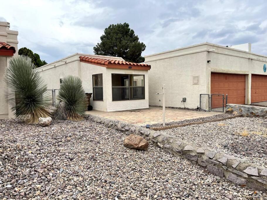 Townhouse, Two Car Garage, Fireplace Back Yard Las Cruces Esterno foto