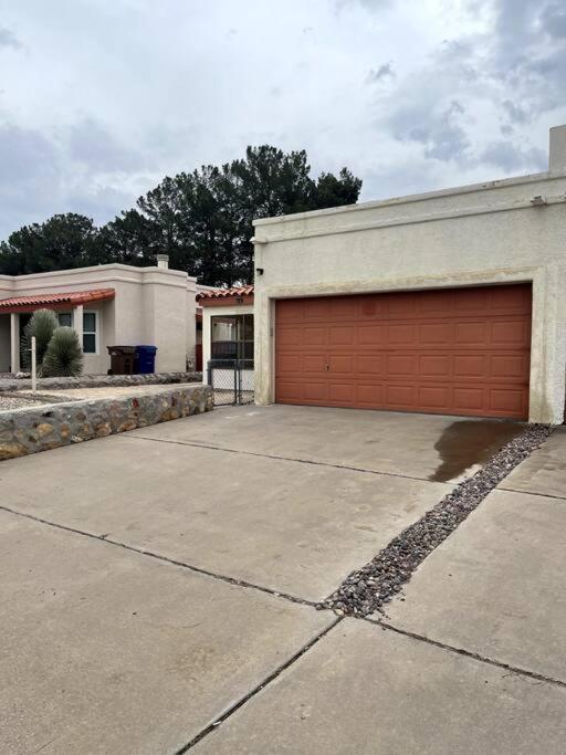 Townhouse, Two Car Garage, Fireplace Back Yard Las Cruces Esterno foto